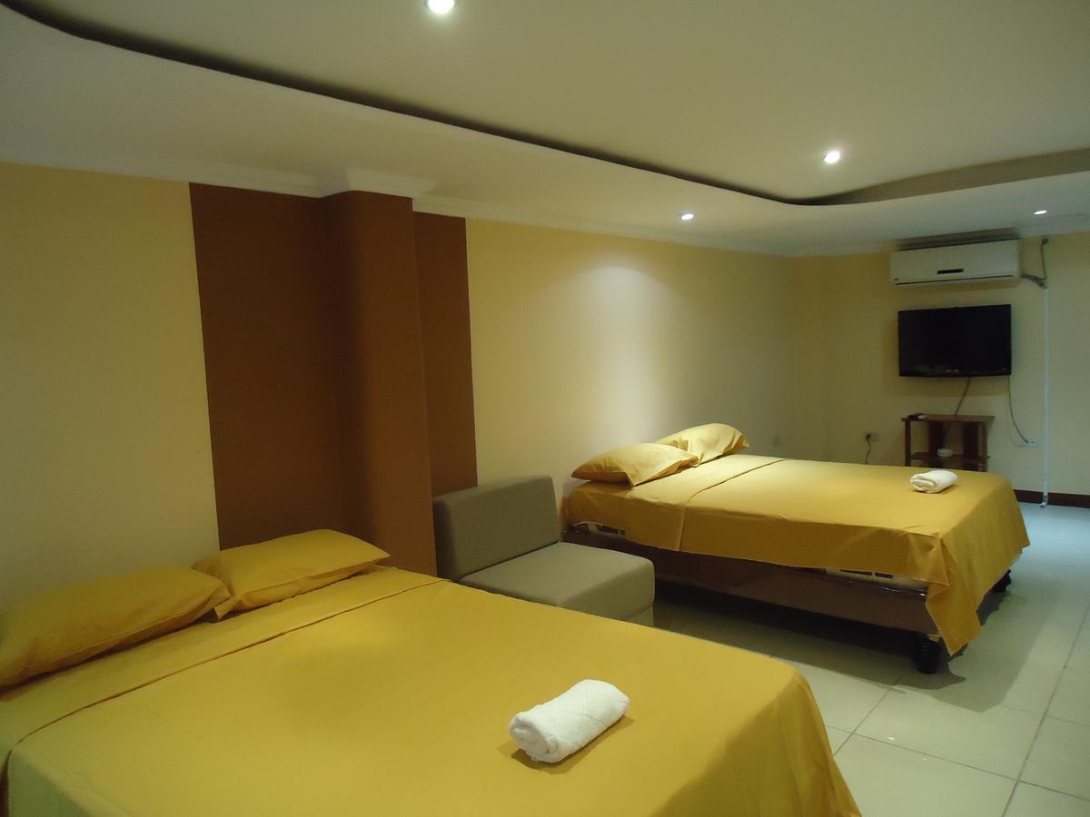 Hostaling Guayaquil Mercedes Екстериор снимка